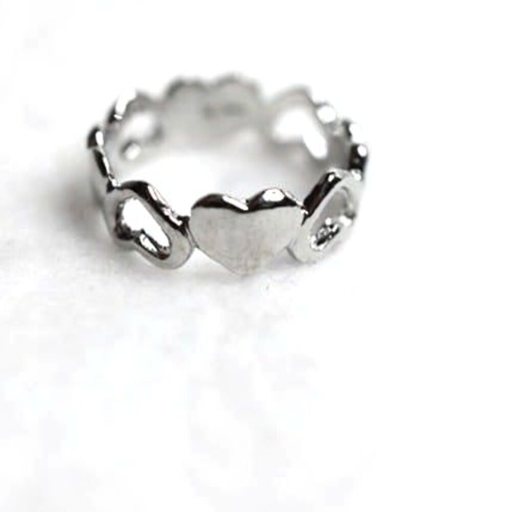 Charming Open/Solid Circle Of Hearts Silver Tone Metal Alloy Size 6 NWOT Ring